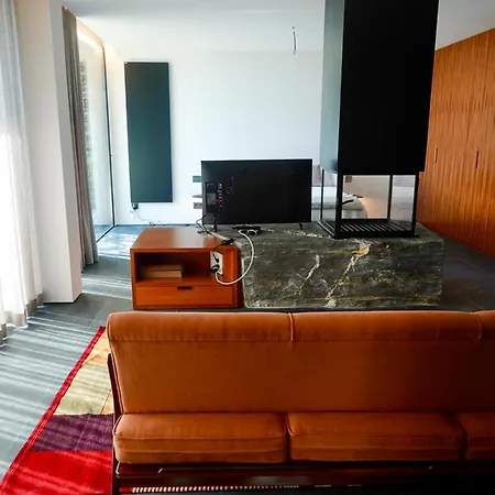 Βίλα Sleeps 2 With Air Con And Wifi *